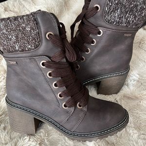 Roxy size 8 NEW Knit Lace Up BOOT, Chunky Heeled Ankle Bootie.